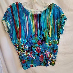 Short Sleeve Sweater With Silver Accent Buttons